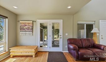 111 Ranch Cir, Cascade, ID 83611