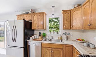 808 Anchor Ave, Beachwood, NJ 08722