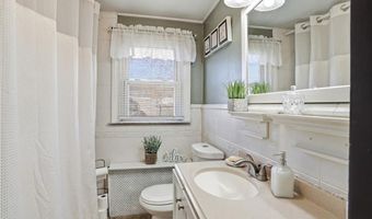 514 Killingly St, Johnston, RI 02919