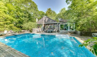 11 Heatherwood Ln, Amagansett, NY 11930