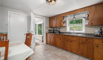 18 Oak Hill Ave, North Smithfield, RI 02896