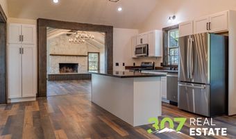 15 Cole Rd, Cody, WY 82414