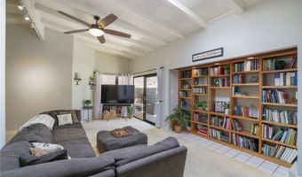 823 Kalalea St, Honolulu, HI 96825