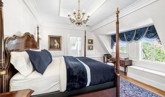 541 Bellevue Ave 5, Newport, RI 02840