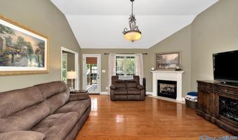 1420 Summerchase Ln, Albertville, AL 35951