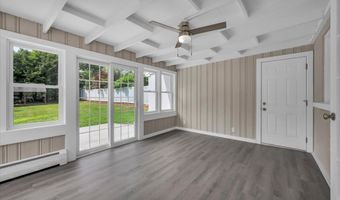 2 Riverview Pl, Cromwell, CT 06416