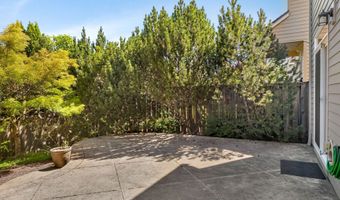 16985 NW SHADOW HILLS Ln, Beaverton, OR 97006