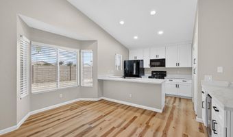 6831 S OAKMONT Dr, Chandler, AZ 85249
