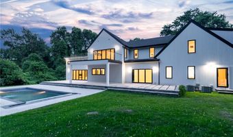 19 Castle Rd, Narragansett, RI 02882