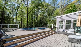 20 Puritan Valley Rd, Brookfield, CT 06804