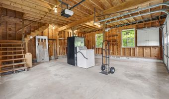 241 E Hardscrabble Rd, Auburn, ME 04210