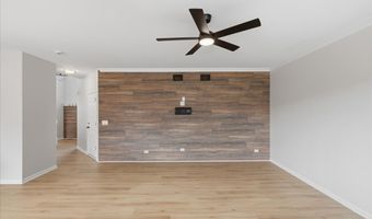 58 W OLD MILL Trl, Antioch, IL 60002