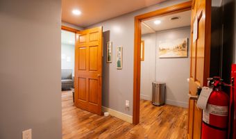 875 Hammond St, Bangor, ME 04401