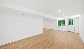 11 Budd Dr, Bethel, CT 06801