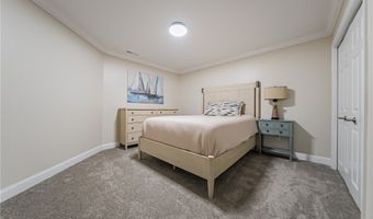 1203 Whispering Shrs, Vermilion, OH 44089