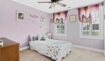 22 Aumond St, Cranston, RI 02905