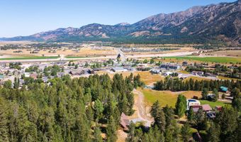 627 GRANDVIEW Dr, Alpine, WY 83128