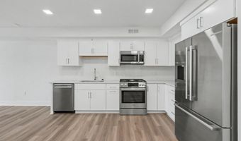 701 N HENRY St 206, Alexandria, VA 22314