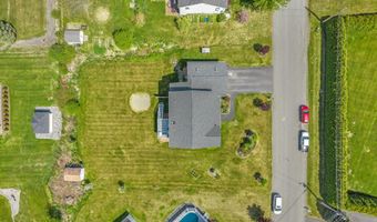 40 Hillview Dr, Bangor, ME 04401