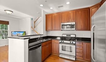 43920 HICKORY CORNER Ter 114, Ashburn, VA 20147