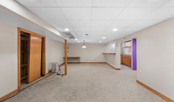 216 W SEYMOUR St, Appleton, WI 54915
