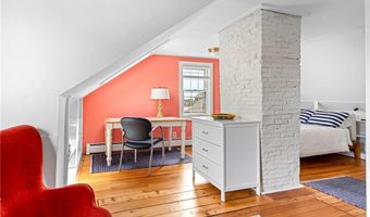 47 Second St, Newport, RI 02840