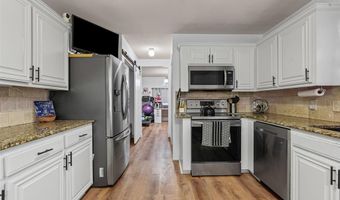 326 Willow Creek Dr, Weatherford, TX 76085