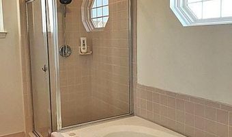 251 Cloverleaf Ct, Ann Arbor, MI 48103