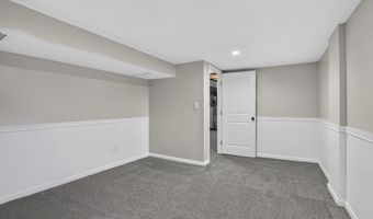 2425 Dunsworth Dr, Columbus, OH 43235