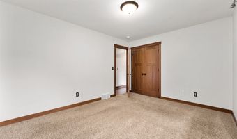 2544 Avery Ln, Altoona, WI 54720