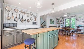 25 Spanker St, Jamestown, RI 02835