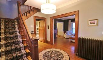 15 McKinley St, Bangor, ME 04401