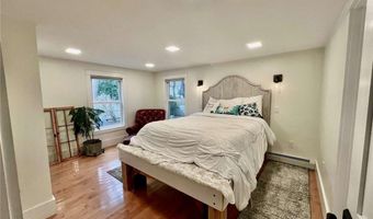 54 Isabelle Dr, Narragansett, RI 02882