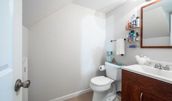 50-52 Knollwood Dr, Bethel, CT 06801