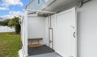 125 Pelican Dr, Atlantic Beach, NC 28512