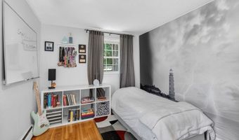 15 Lovejoy Rd, Andover, MA 01810