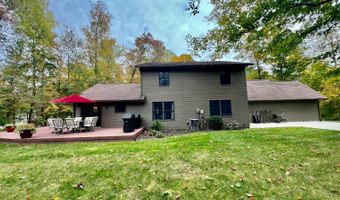 226 Lakeshore Dr, Batesville, IN 47006