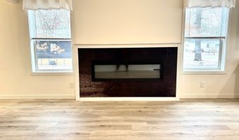 222 Goldenrod Ln E, Altoona, WI 54720
