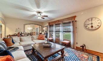 1738 Everwood Ct SW, Altoona, IA 50009