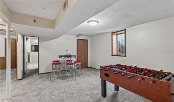 441 Walnut Ln, Apple Valley, MN 55124