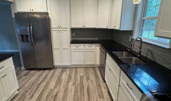 2608 Hurricane Lake Rd, Benton, AR 72019
