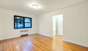 113 W 2ND St 44, Bayonne, NJ 07002