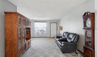 887 Woodridge Dr, Arnold, MO 63010