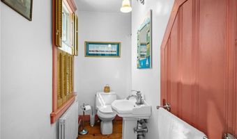 23 Willow St, Newport, RI 02840