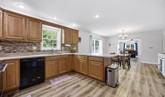 1103 E 1st St, Anamosa, IA 52205