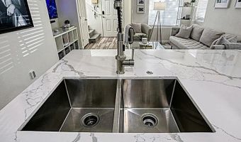 6080 Saint Petersburg Dr, Las Vegas, NV 89142
