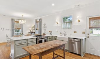 1711 Duke St, Beaufort, SC 29902
