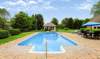 6040 White Ash Ct, Avon, IN 46123