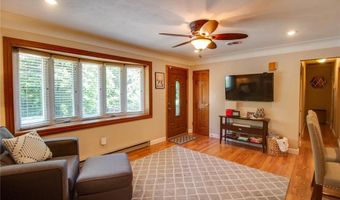 2421 Woodcrest Dr, Alton, IL 62002