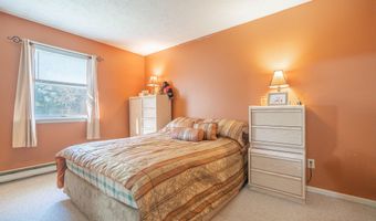 2083 Sun Valley Dr, Blakeslee, PA 18610